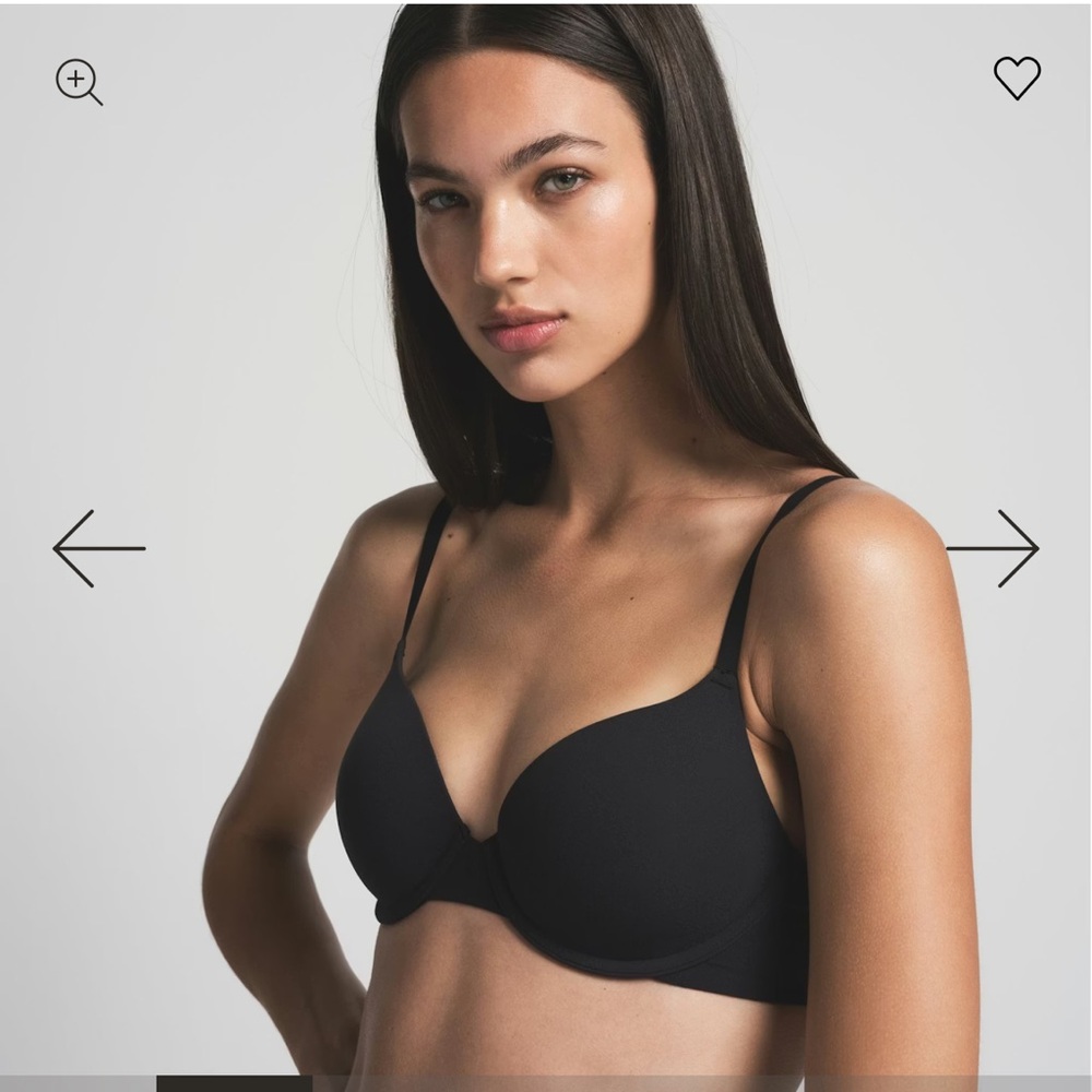 SKIMS Fits Everybody T Shirt Bra